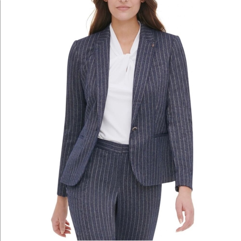 Tommy Hilfiger Navy Blue and and White Pinstripe pant suit, size 6.